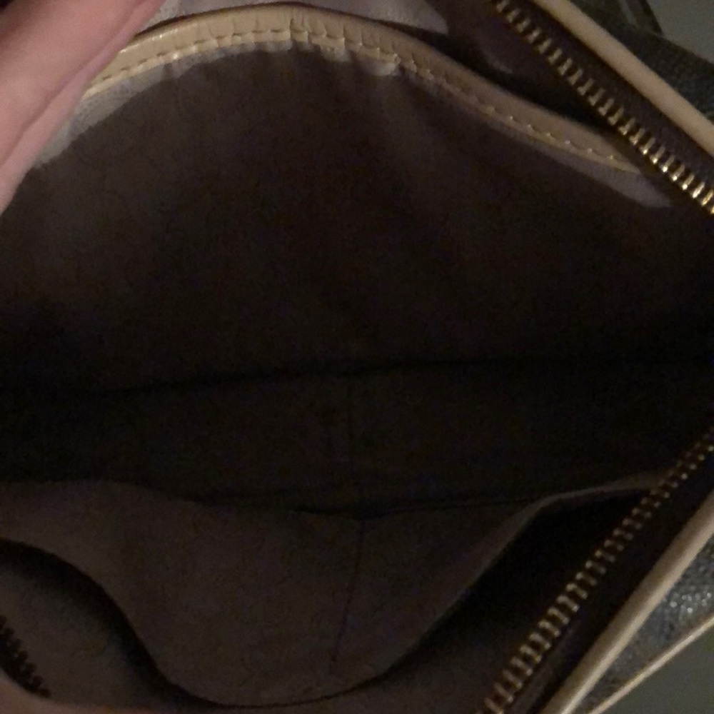 Michael kors crossbody - Picture 3 of 4